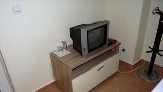 Гостевой дом Guest Rooms Kom София Двухместный номер с 1 кроватью и общей ванной комнатой-6