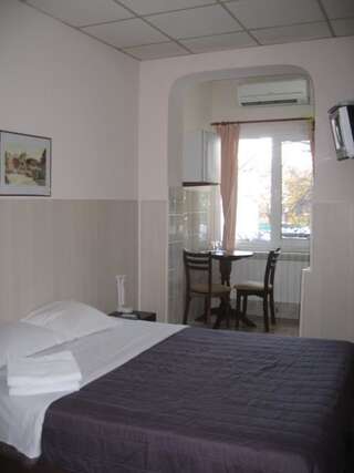 Гостевой дом Guest Rooms Kom София Двухместный номер с 1 кроватью или 2 отдельными кроватями-5